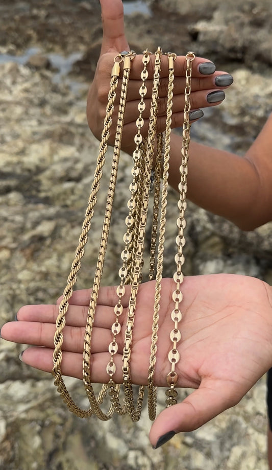 Cadenas en Tendencia 2025: Elegancia y Estilo en Oro Laminado