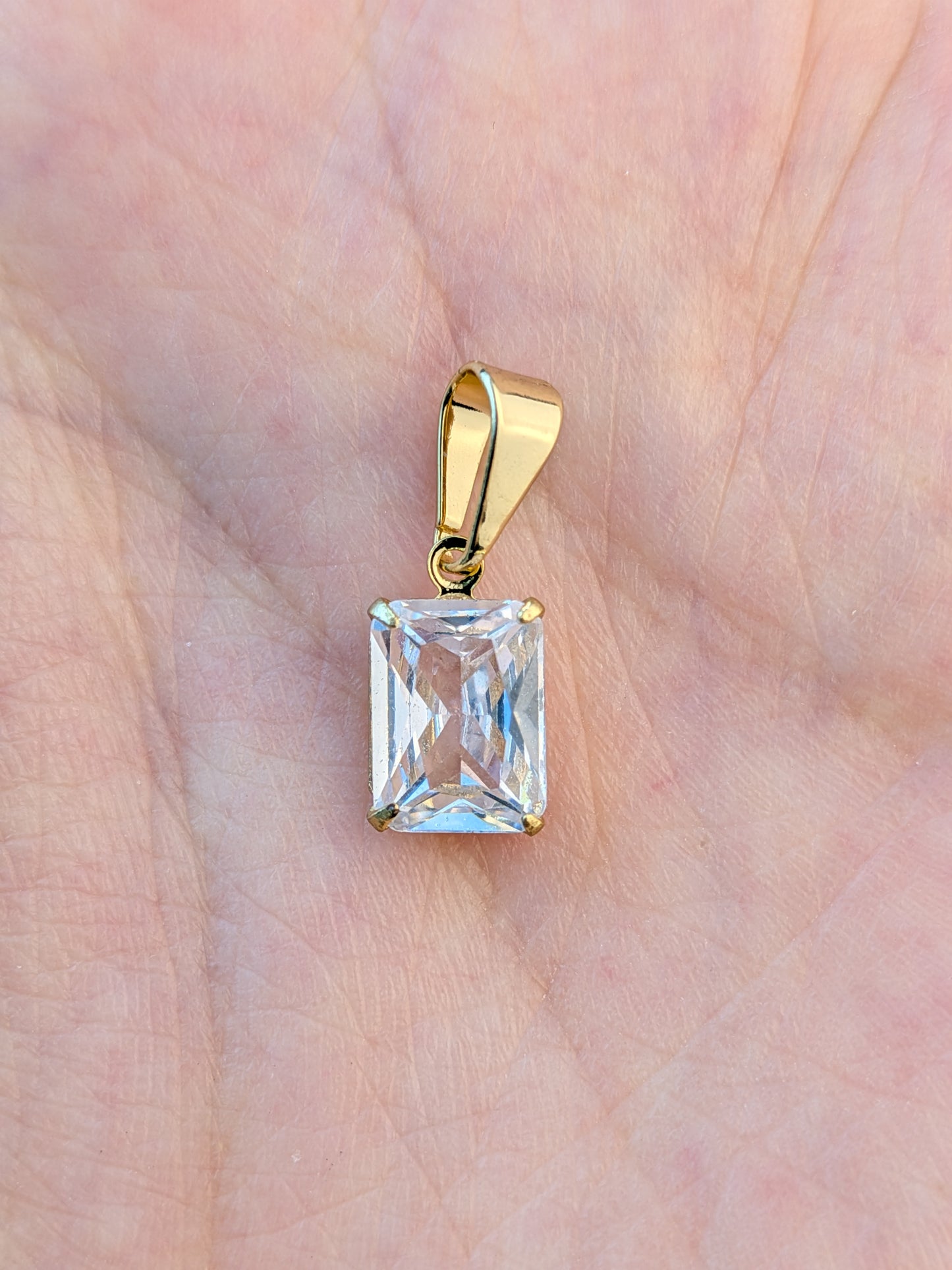 Dije Rectangular Zirconia