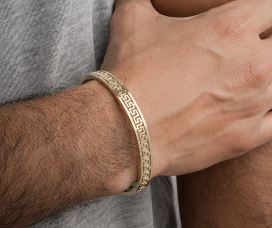 Cómo Limpiar tus Joyas de Oro Laminado en Casa