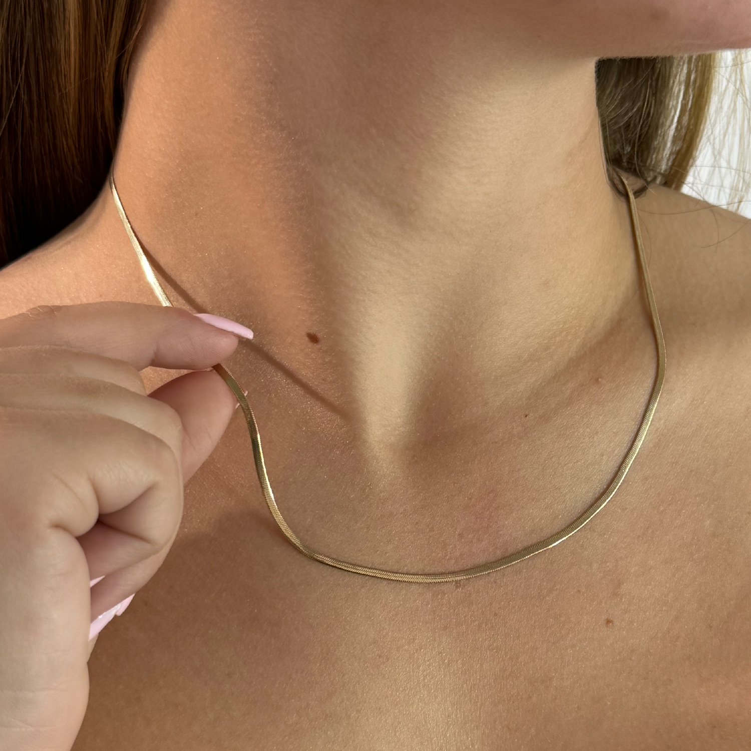 Cadena De Mujeres En Oro Laminado