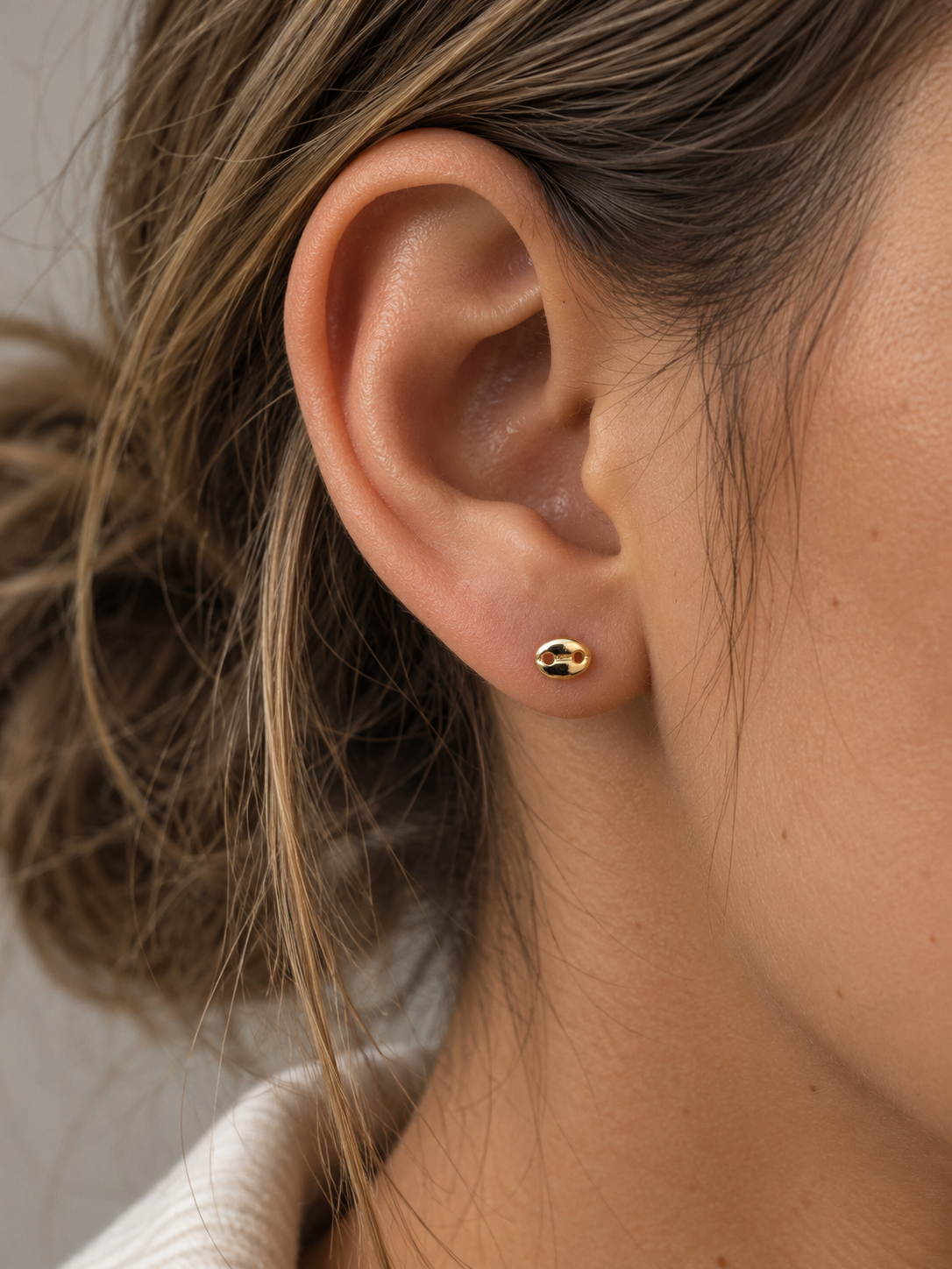 Arete Grano de Café Mini Oro Laminado