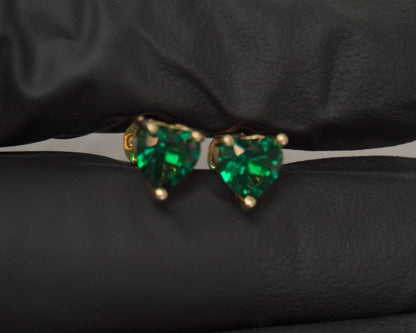 Arete Corazón esmeralda
