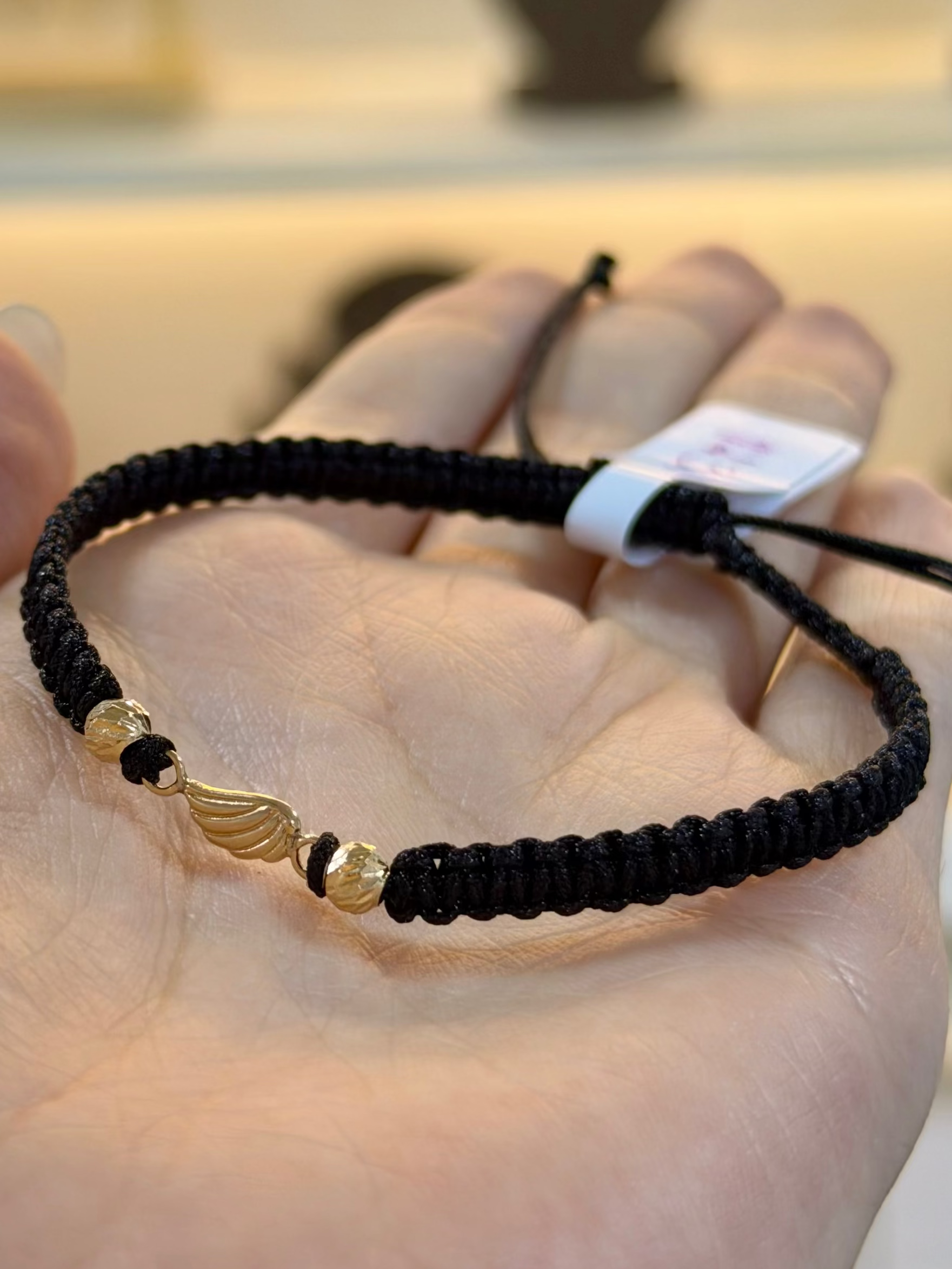 Manilla con 2 balin diamantado #4 y herraje ala Oro 18K