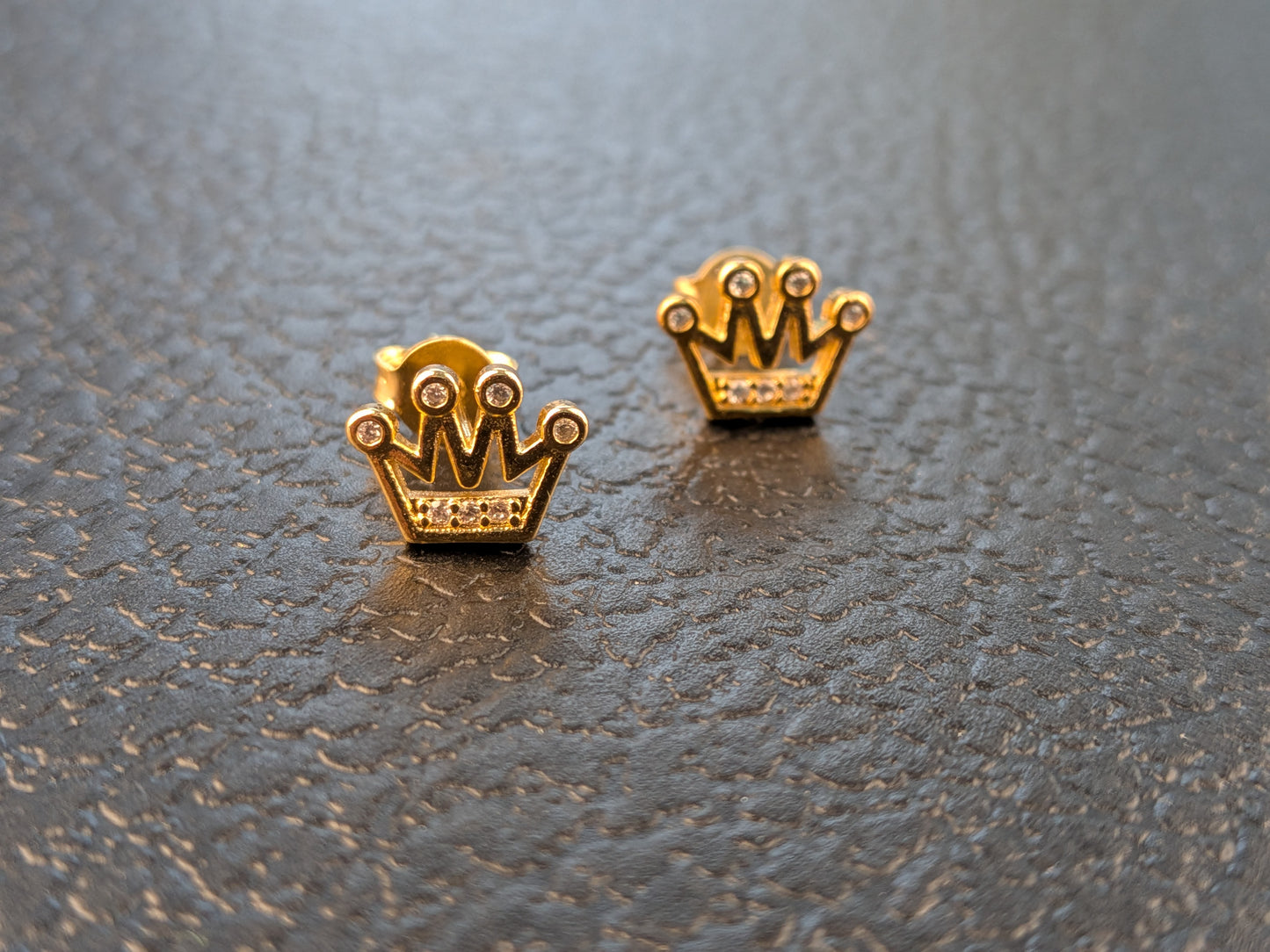 Arete Corona Oro laminado