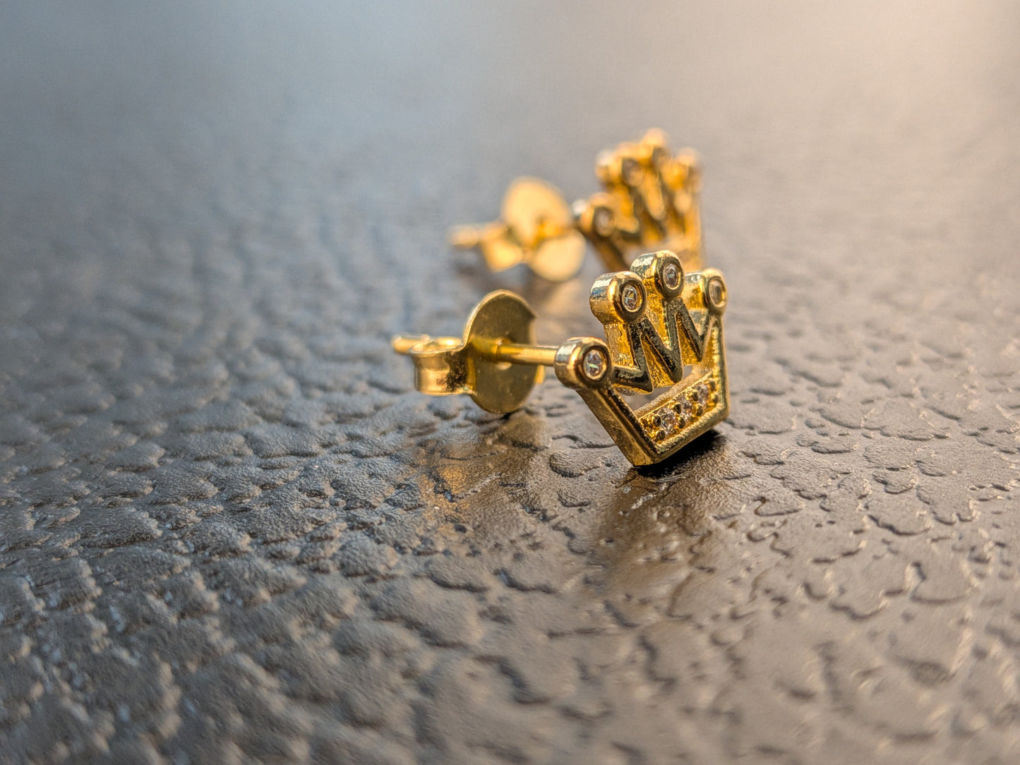 Arete Corona Oro laminado