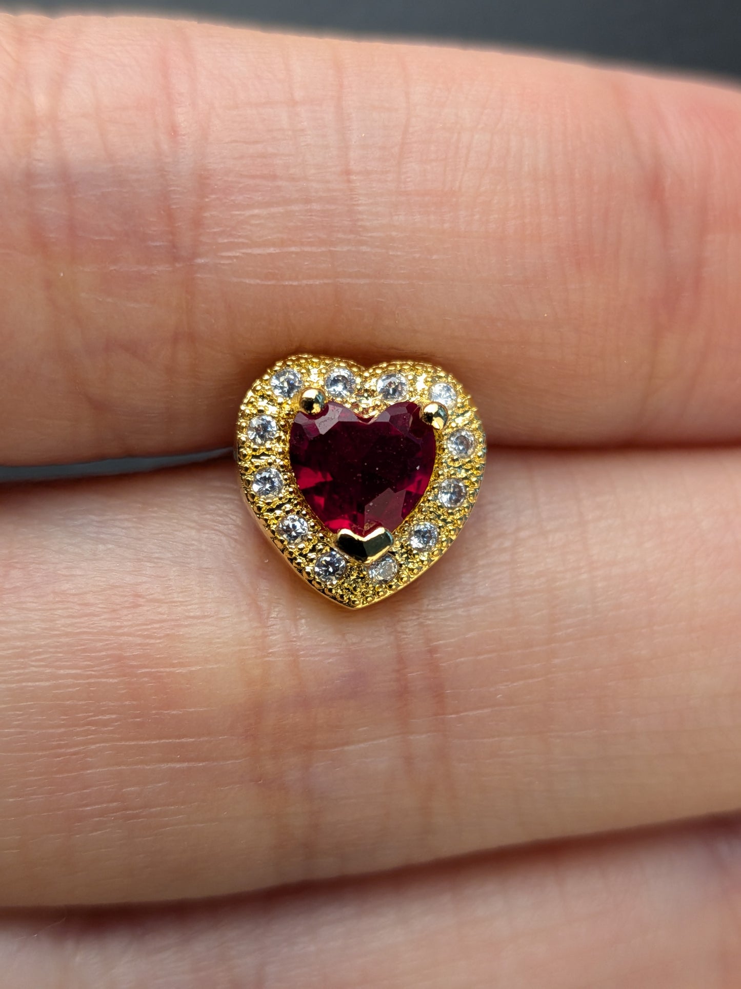 Arete Corazón Ruby Circones