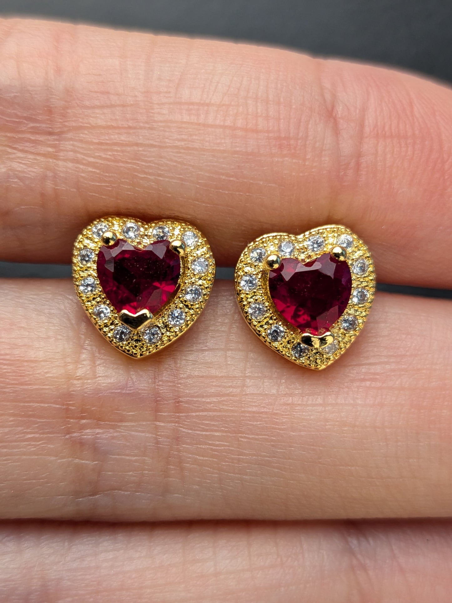 Arete Corazón Ruby Circones