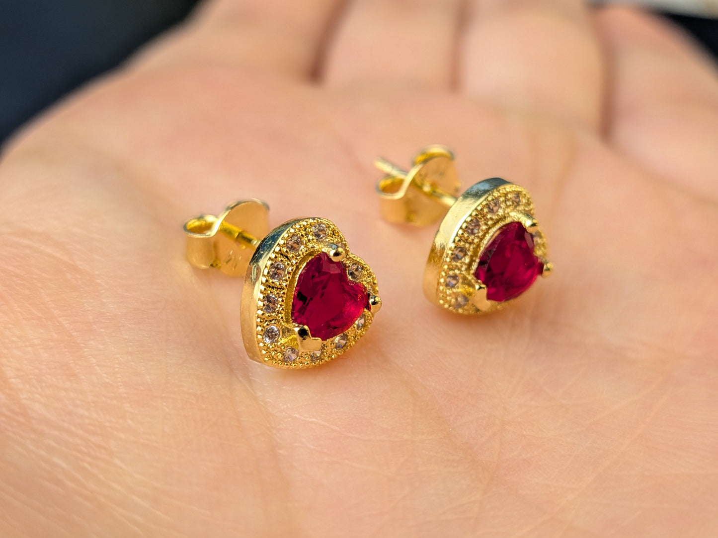 Arete Corazón Ruby Circones