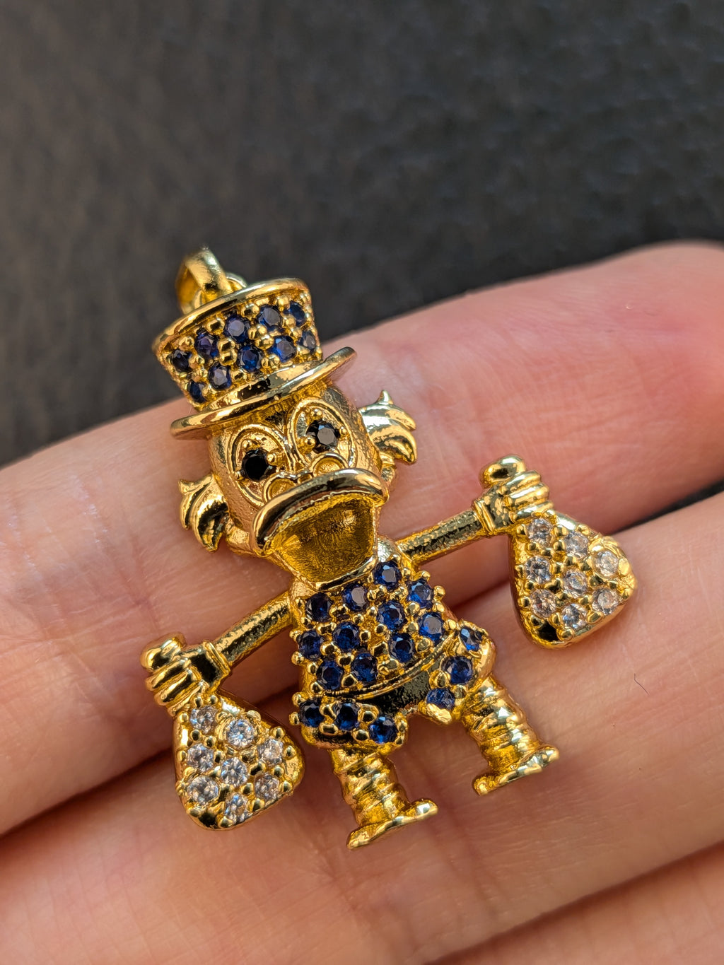 Dije Pato Donald Dinero Circón Oro Laminado