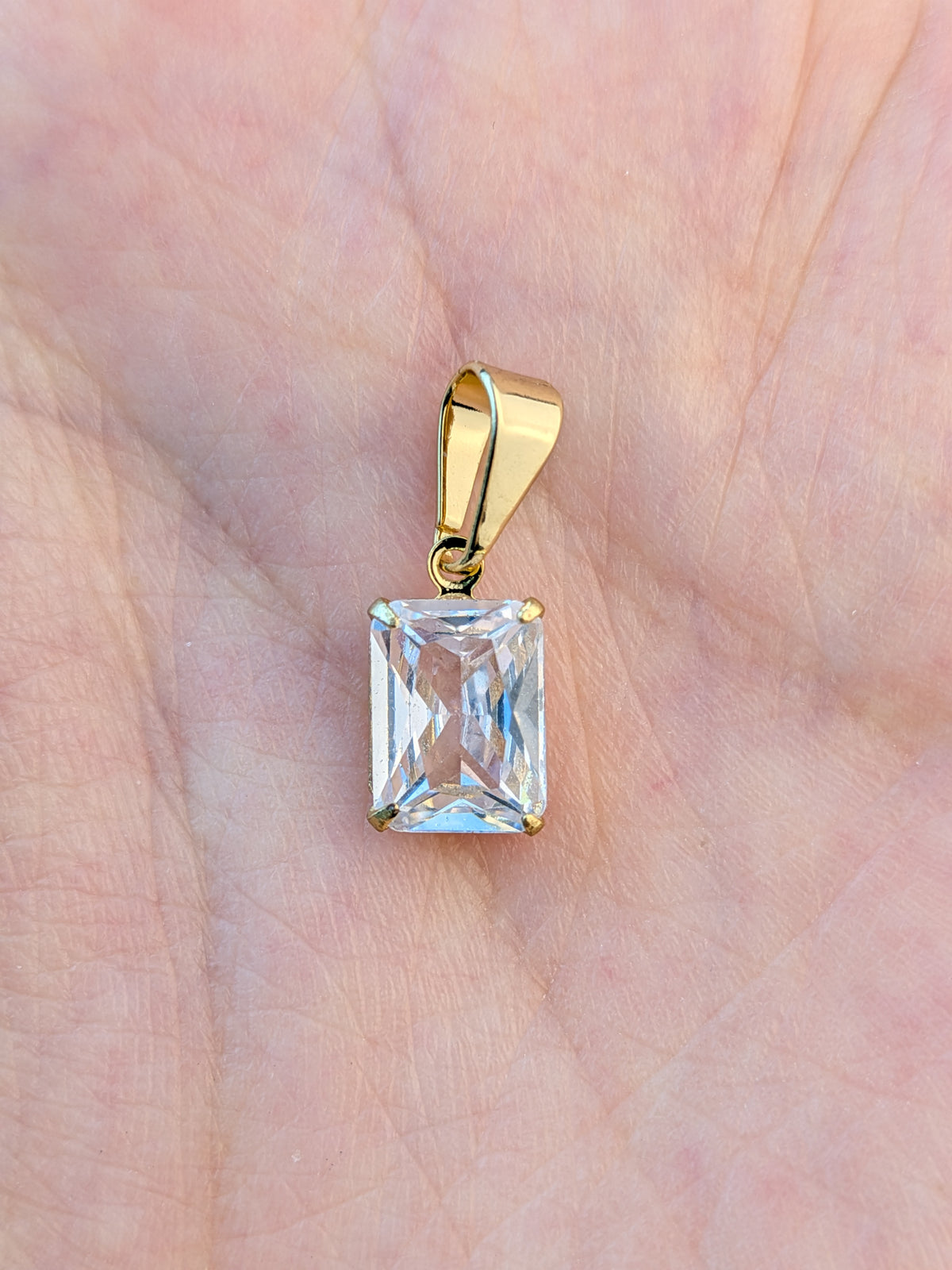 Dije Rectangular Zirconia