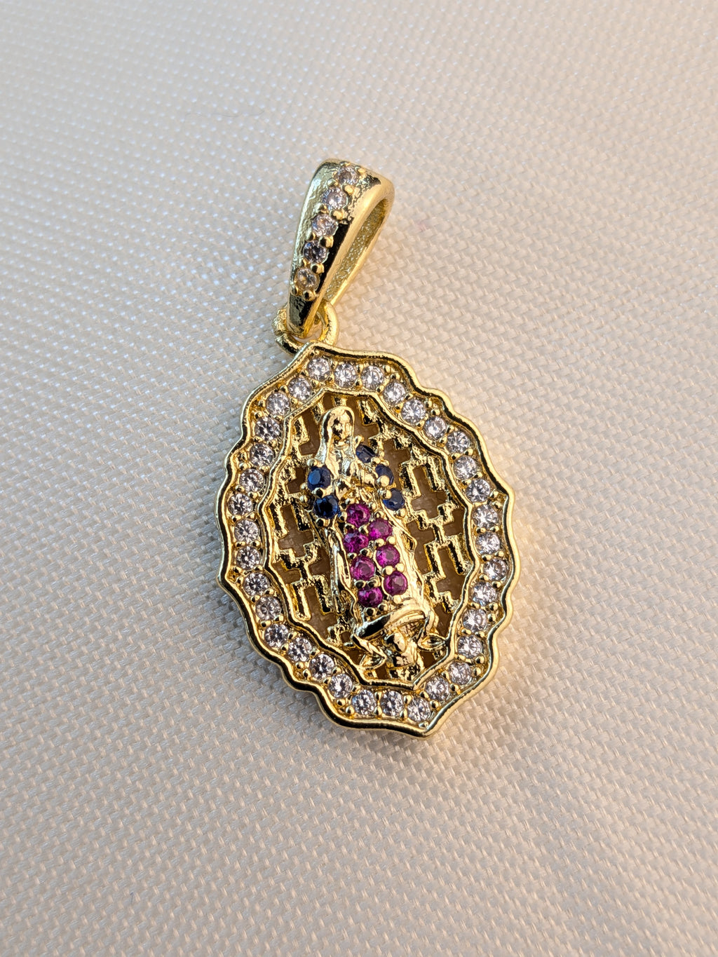 Dije Medalla Guadalupe Borde