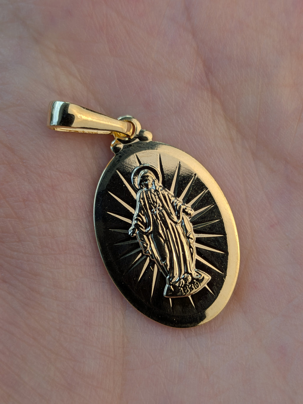 Dije Óvalo Milagrosa Destellos