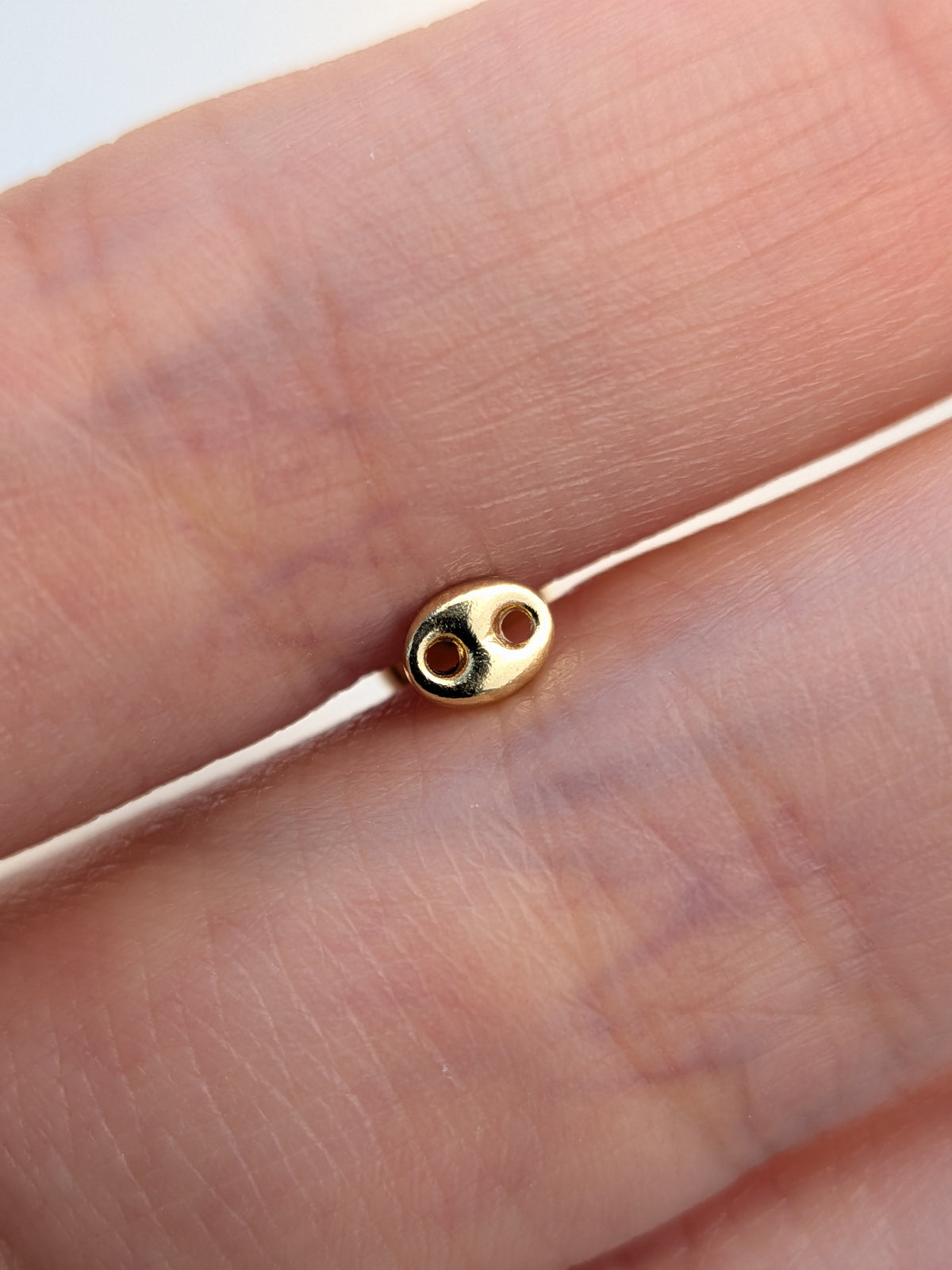 Arete Grano de Café Pequeño Ortopédico