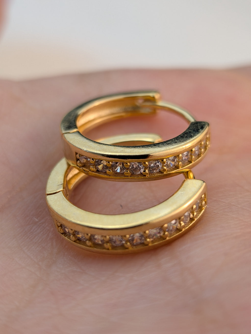 Argolla Click Circón 16x14mm