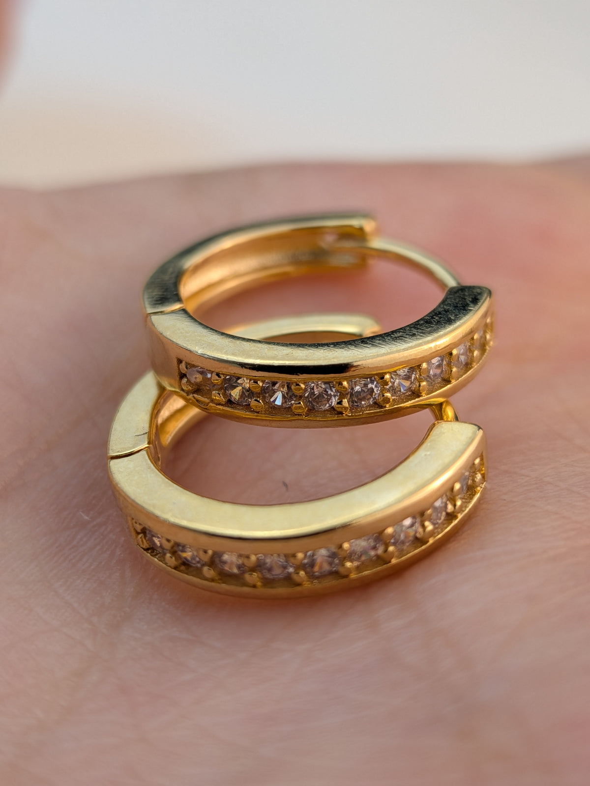 Argolla Click Circón 16x14mm