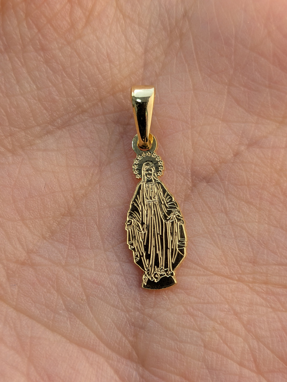 Dije Virgen del Carmen 7x22mm