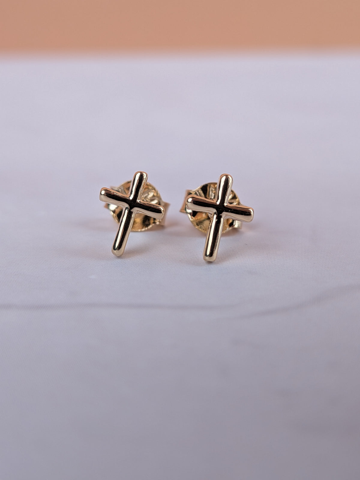 Arete Cruz Ortopédico Oro Laminado