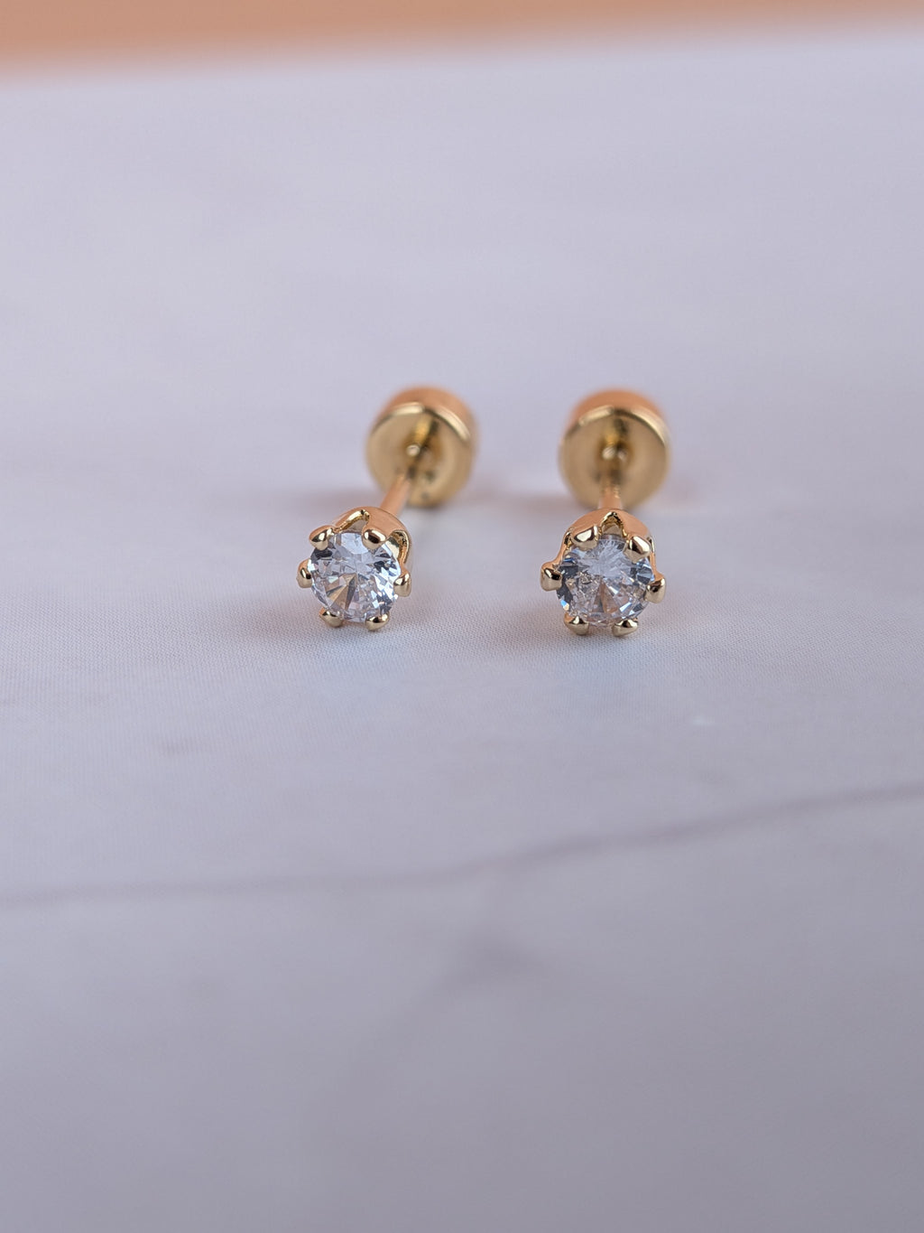 Arete Ortopédico Circón 3mm Oro Laminado 18k