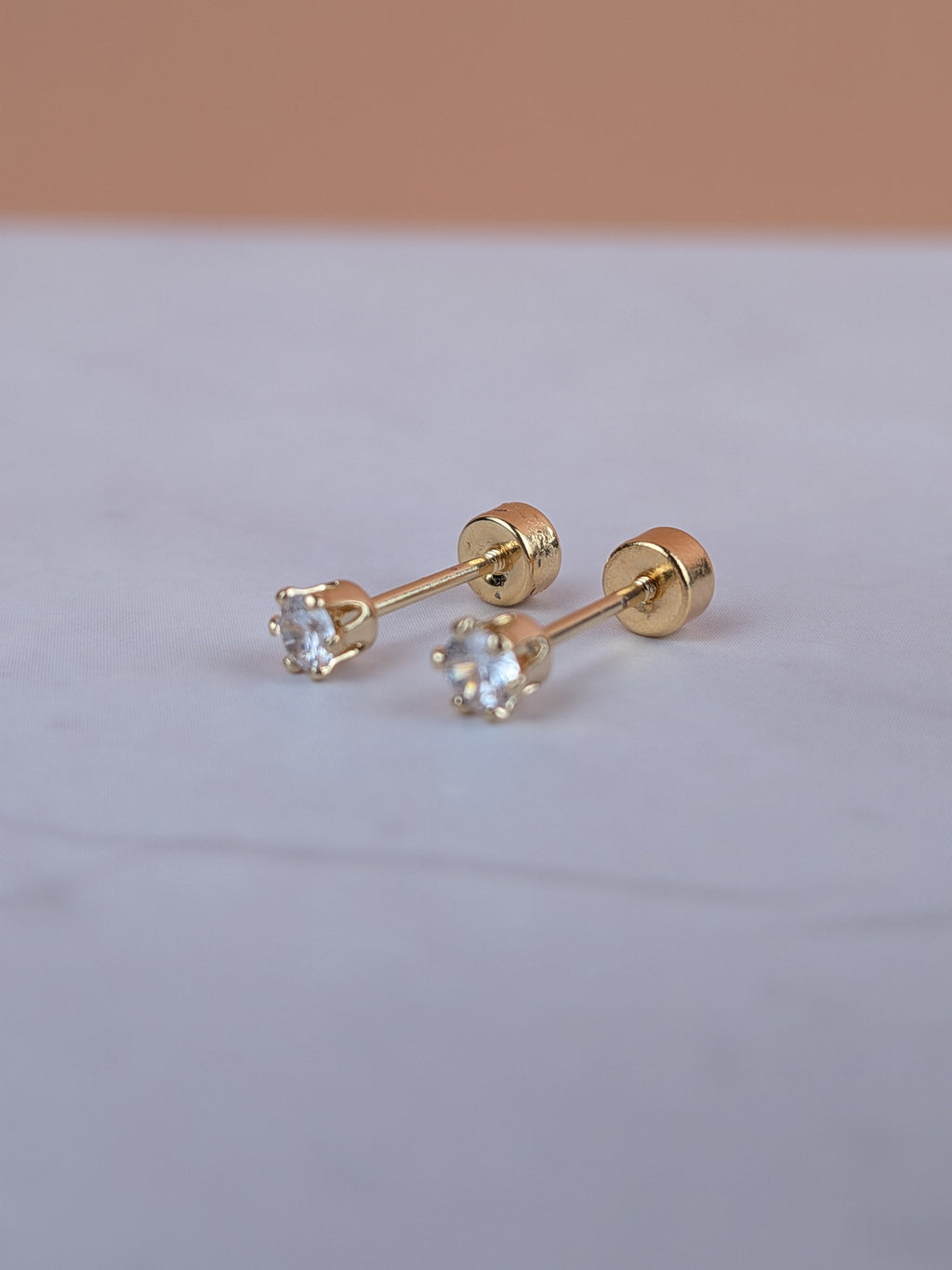 Arete Ortopédico Circón 3mm Oro Laminado 18k